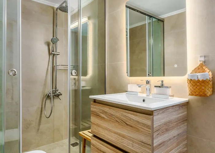 Mirabilia Center Retimno